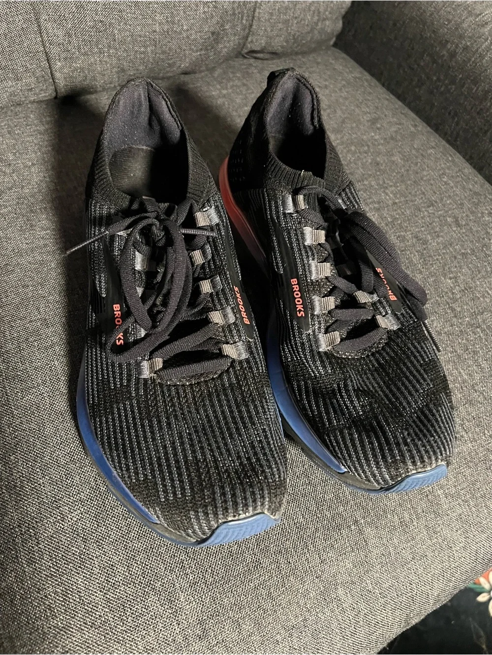Brooks Black Running Shoes with Pink and Blue Gradient Sole